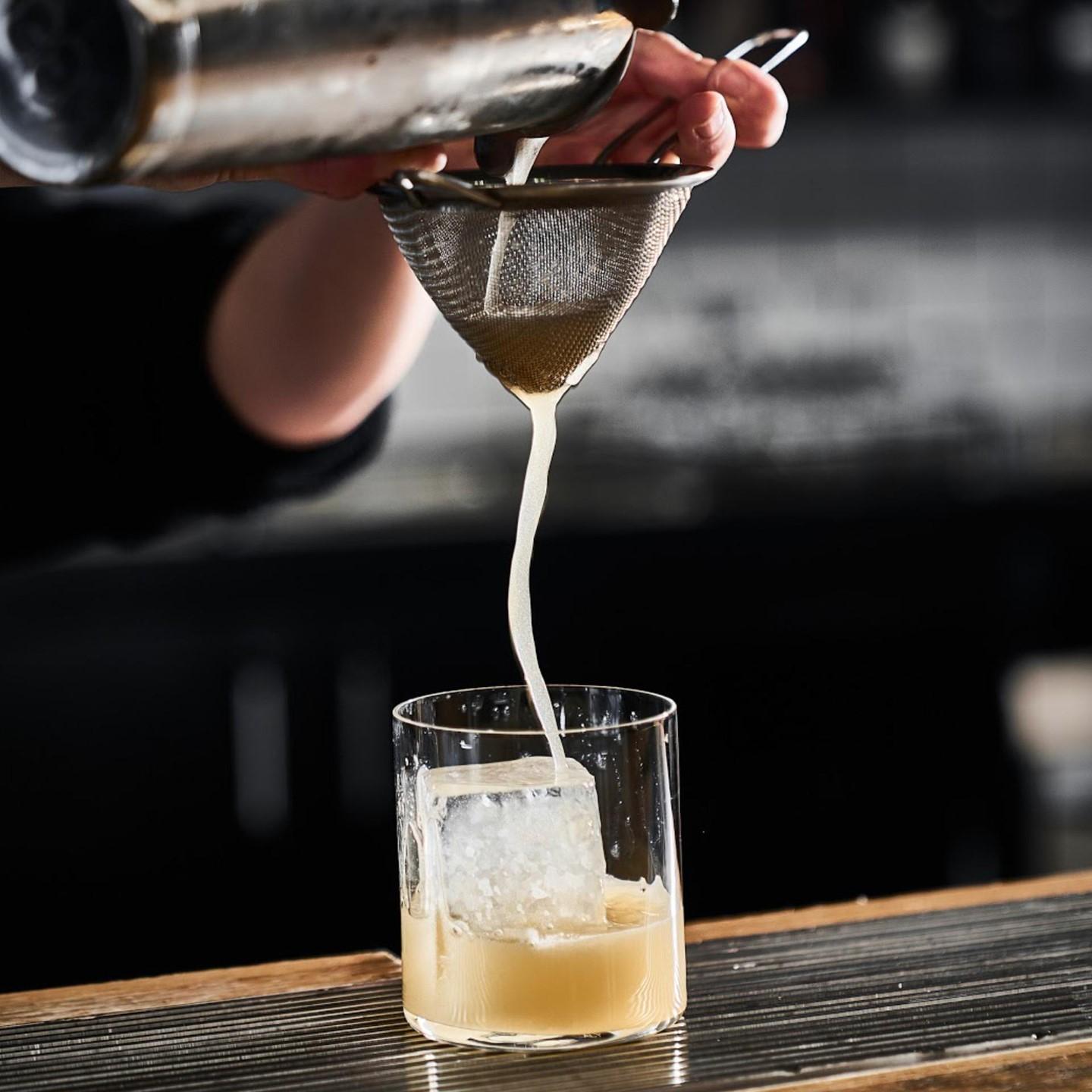 Sådan laver du en whiskey sour