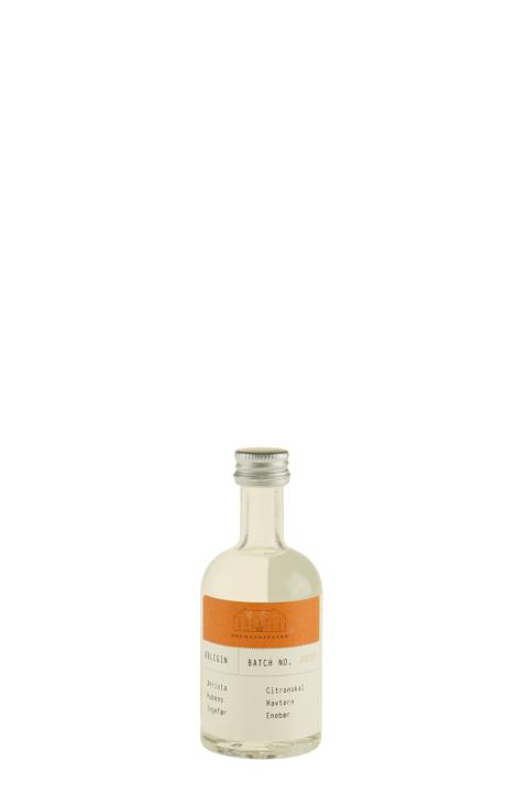 Radius Distillery Batch No. 00033 - Gin Radius Distillery Batch No. 00033 - Gin